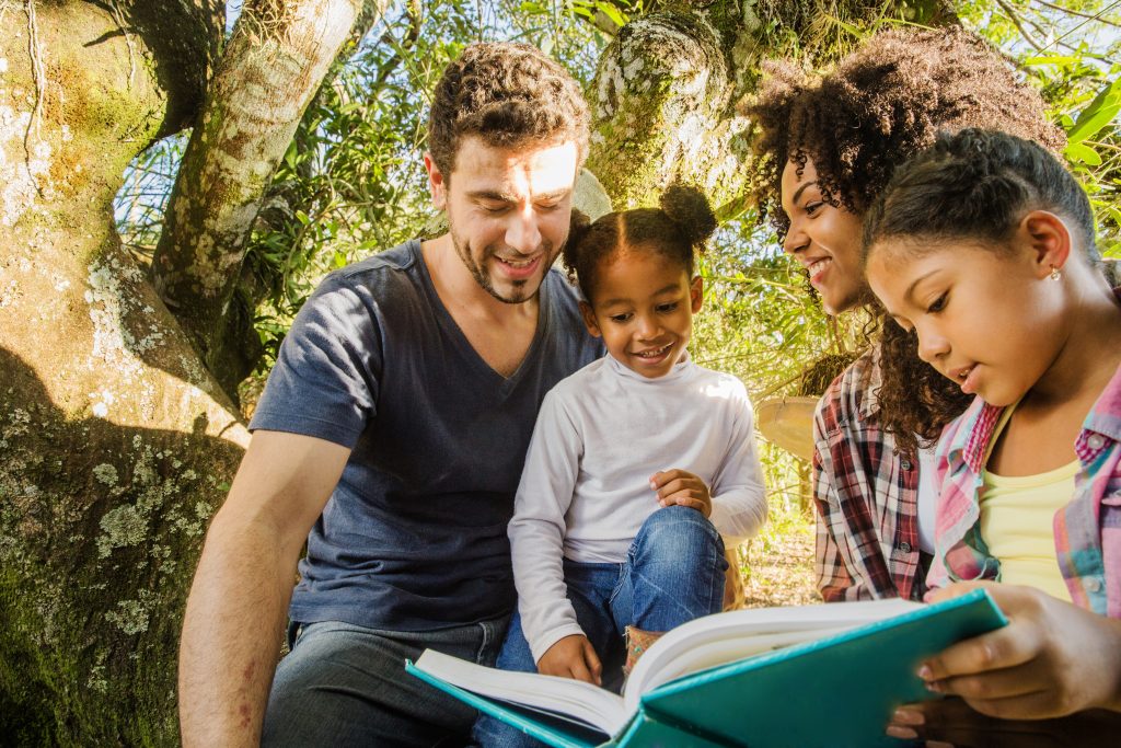 Como a literatura em família fortalece vínculos entre escola e responsáveis?